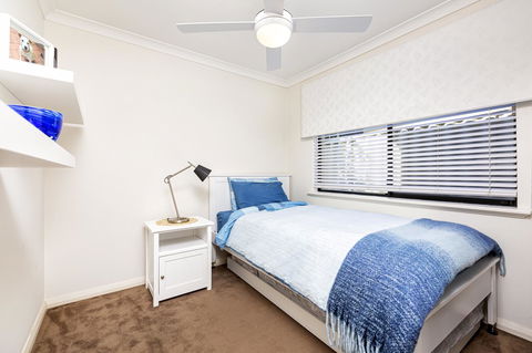 Como Executive Apartment - Kempsey Accommodation 12