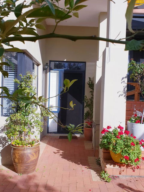 Como Executive Apartment - Kempsey Accommodation 3