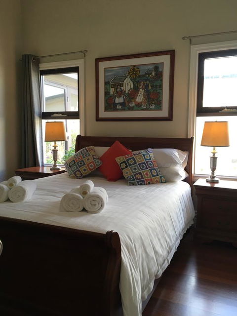 Rowley House - Kempsey Accommodation 6