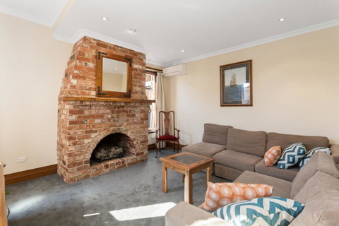 100 On South Callan Apartments - Kempsey Accommodation 1