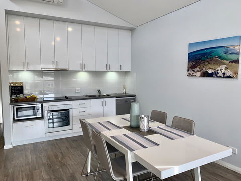 17 By The Sea - Kempsey Accommodation 9