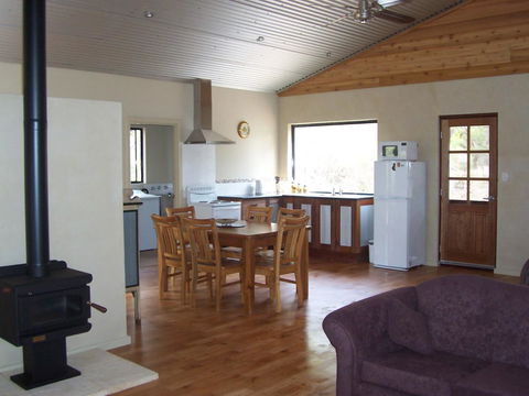 SilverSprings Spa Retreat Pet Friendly Cottages And Glampings - Kempsey Accommodation 11