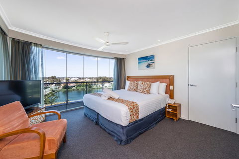 A 406 FANTASTIC OCEAN BEACH And MARINA VIEW APT - MANDURAH - Kempsey Accommodation 12