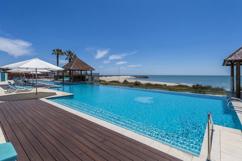 A 406 FANTASTIC OCEAN BEACH And MARINA VIEW APT - MANDURAH - Kempsey Accommodation 1