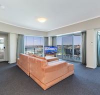 A 406 FANTASTIC OCEAN BEACH and MARINA VIEW APT AT SEASHELLS RESORT - Kempsey Accommodation