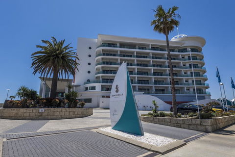 A 406 FANTASTIC OCEAN BEACH And MARINA VIEW APT - MANDURAH - Kempsey Accommodation 3