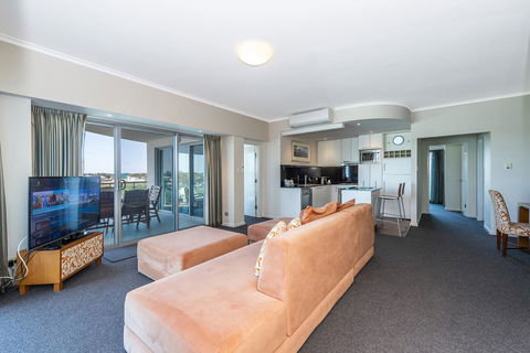 A 406 FANTASTIC OCEAN BEACH And MARINA VIEW APT - MANDURAH - Kempsey Accommodation 22