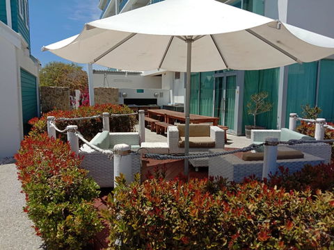 A 406 FANTASTIC OCEAN BEACH And MARINA VIEW APT - MANDURAH - Kempsey Accommodation 8