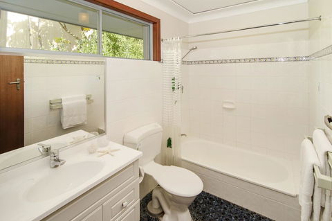 Seahaven - Kempsey Accommodation 13
