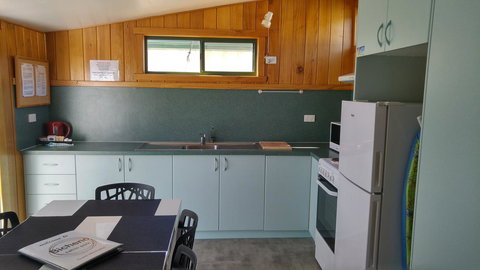 Bicheno Cabin Park - Kempsey Accommodation 23