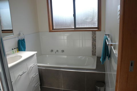 Modern 2 Bedroom Appartment - Kempsey Accommodation 9