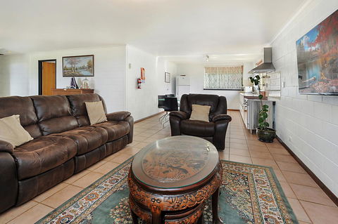 Harvey Farm Lodge - Kempsey Accommodation 17