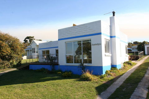 Bridport Holiday Rental - Kempsey Accommodation 1