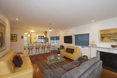 Bridport Holiday Rental - Kempsey Accommodation 2