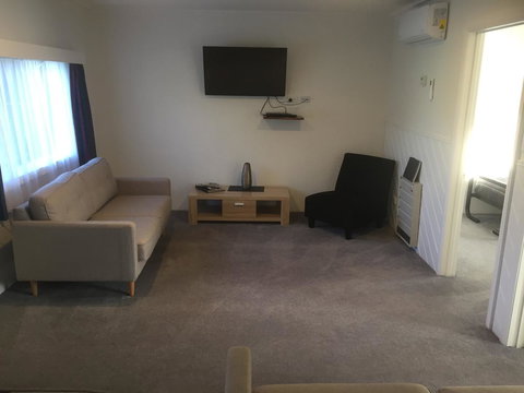 Georges Bay Apartments - Kempsey Accommodation 29