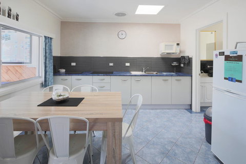 Georges Bay Apartments - Kempsey Accommodation 36