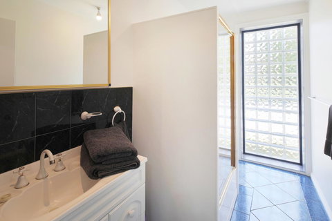 Georges Bay Apartments - Kempsey Accommodation 30