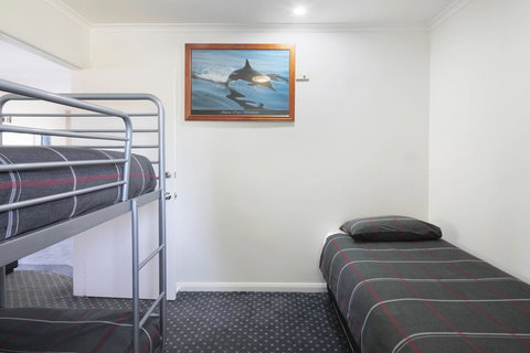 Georges Bay Apartments - Kempsey Accommodation 33