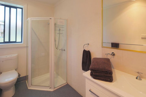 Georges Bay Apartments - Kempsey Accommodation 32