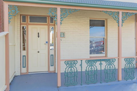 4 Bedroom House - Hobart CBD - Free Parking - Free WIFI - Kempsey Accommodation 25