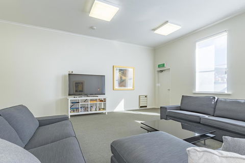 4 Bedroom House - Hobart CBD - Free Parking - Free WIFI - Kempsey Accommodation 20