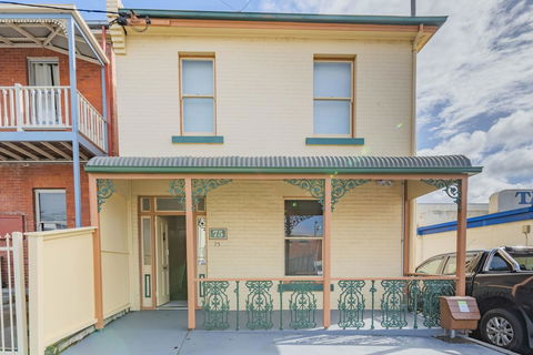 4 Bedroom House - Hobart CBD - Free Parking - Free WIFI - Kempsey Accommodation 14