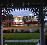 Riverbank villa - 4 bedroom house villa - Kempsey Accommodation