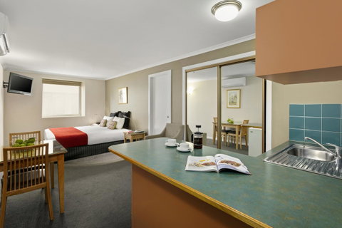 Hobart Waterfront Apartments - Kempsey Accommodation 0