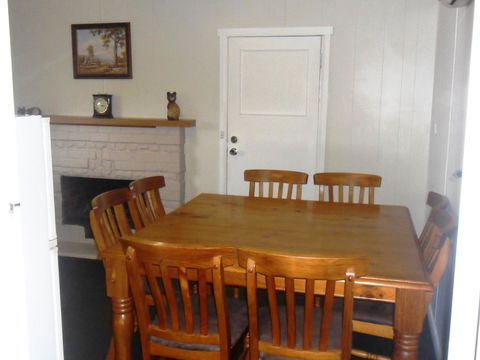 Maydena Chalet - Kempsey Accommodation 15