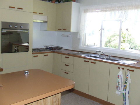 Maydena Chalet - Kempsey Accommodation 11