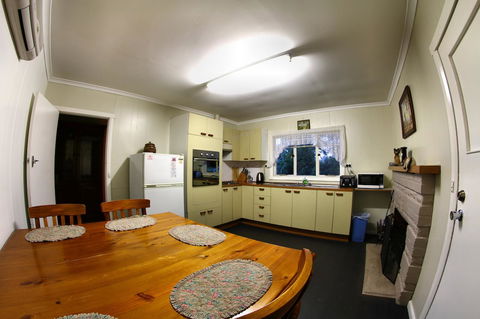 Maydena Chalet - Kempsey Accommodation 9