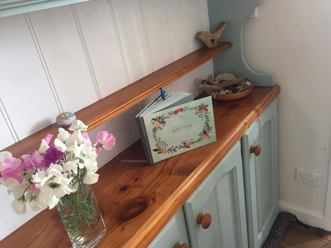 Driftwood-Cottage - Kempsey Accommodation 6