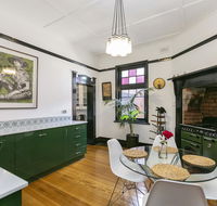 Insomnia on Elizabeth - Kempsey Accommodation