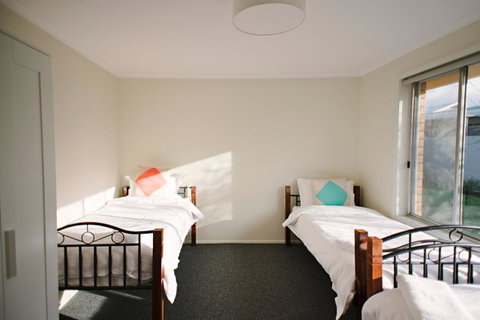 The Holiday Home People - Kempsey Accommodation 16
