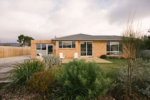 The Holiday Home People - Kempsey Accommodation 0