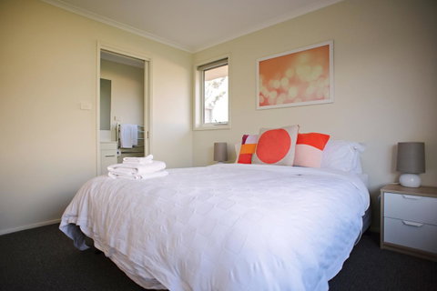 The Holiday Home People - Kempsey Accommodation 14