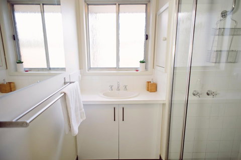 The Holiday Home People - Kempsey Accommodation 11