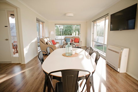 The Holiday Home People - Kempsey Accommodation 8