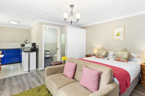 Oyster Cove Chalet - Kempsey Accommodation 8