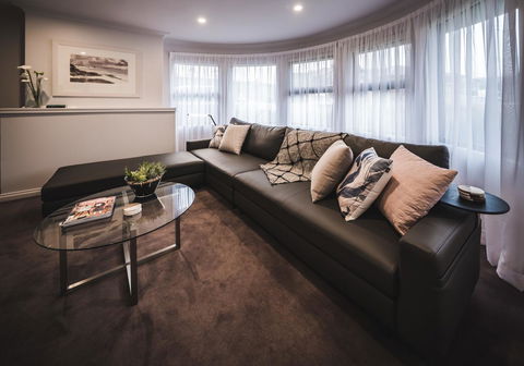Russell House - Kempsey Accommodation 4