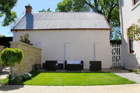 Old Bishop\'s Quarters Heritage, Modern & Unique Accommodation - Kempsey Accommodation 14