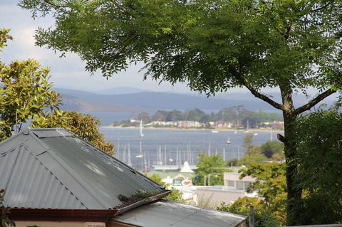 Old Bishop\'s Quarters Heritage, Modern & Unique Accommodation - Kempsey Accommodation 9