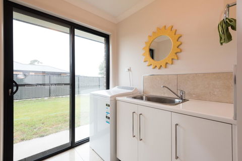 Euphoria House - Kempsey Accommodation 6