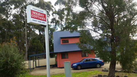 Four Seasons Waterfront Villas - Kempsey Accommodation 16