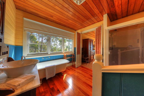 Island View Spa Cottage - Kempsey Accommodation 3