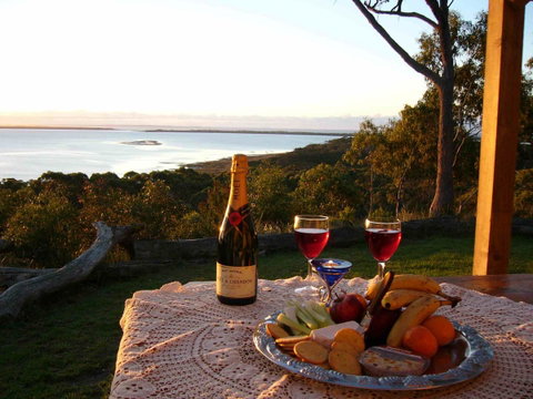 Island View Spa Cottage - Kempsey Accommodation 0