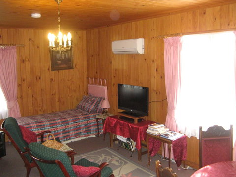 The Grove Cottages - Kempsey Accommodation 14