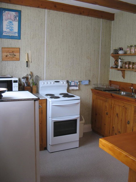 The Grove Cottages - Kempsey Accommodation 1
