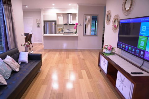 New Comfort House Near Box Hill - Kempsey Accommodation 2