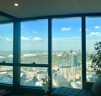 New high rise Southbank Apartment with park views - Kempsey Accommodation